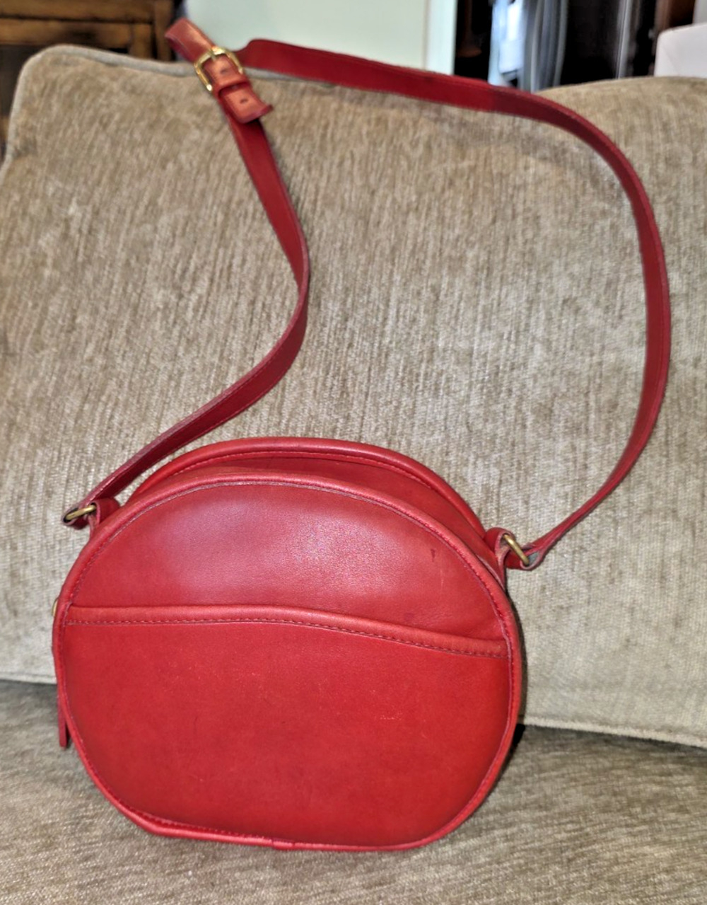 Coach Chester 9901 Vtg Red Glove Tanned Leather Crossbody Shoulder Bag USA Brass